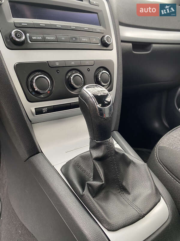 Лифтбек Skoda Octavia 2010 в Львове