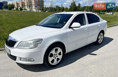 Лифтбек Skoda Octavia 2012 в Сокале