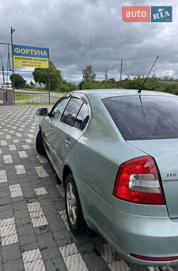 Лифтбек Skoda Octavia 2010 в 