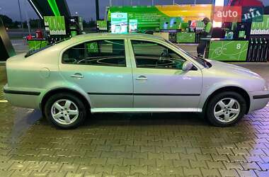 Лифтбек Skoda Octavia 2008 в 