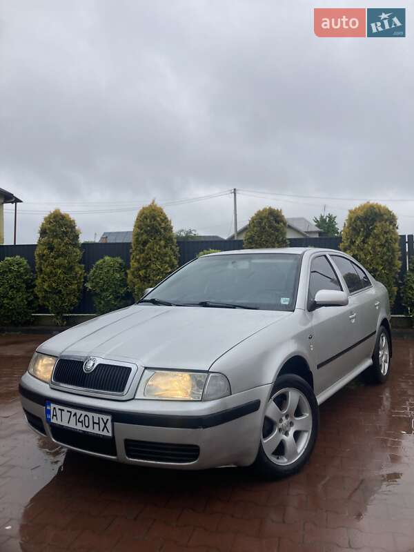 Лифтбек Skoda Octavia 2003 в 