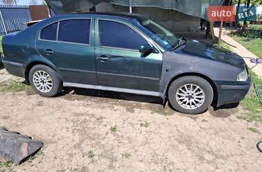 Лифтбек Skoda Octavia 2001 в 