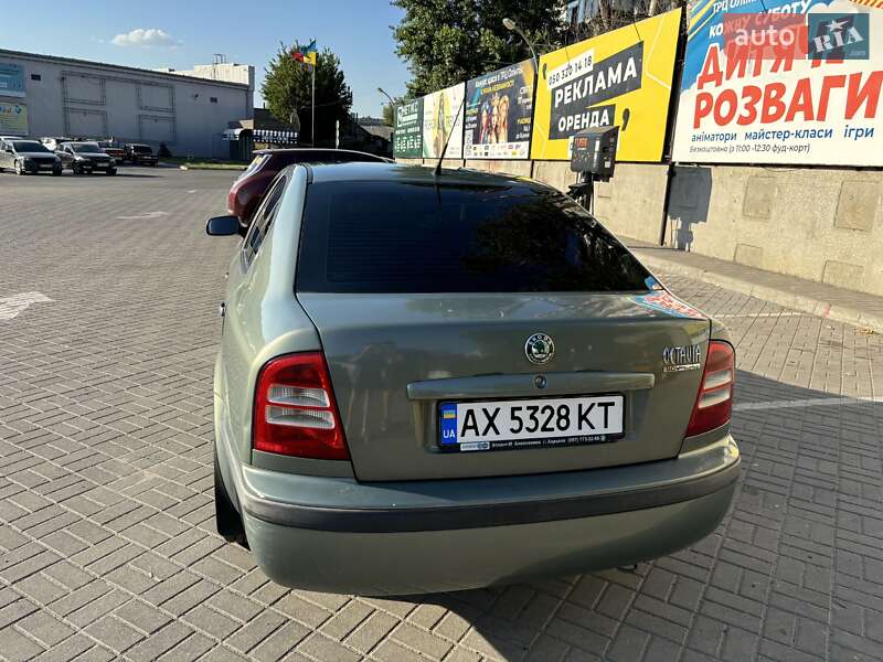 Лифтбек Skoda Octavia 2001 в Днепре