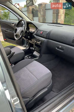 Лифтбек Skoda Octavia 2002 в 