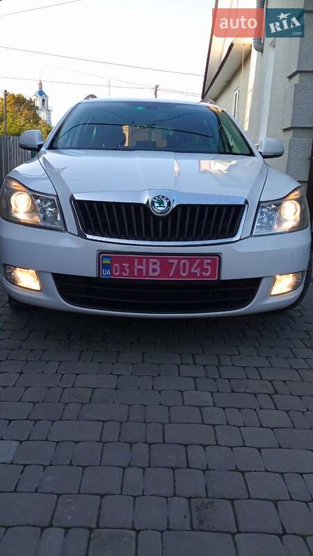 Универсал Skoda Octavia 2012 в 