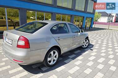Лифтбек Skoda Octavia 2009 в Тячеве