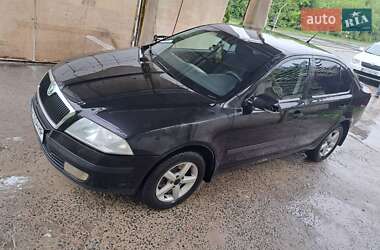 Лифтбек Skoda Octavia 2007 в Городке