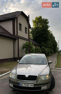 Лифтбек Skoda Octavia 2006 в 