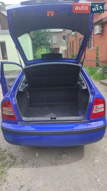 Лифтбек Skoda Octavia 2002 в Днепре