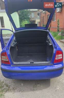 Ліфтбек Skoda Octavia 2002 в 