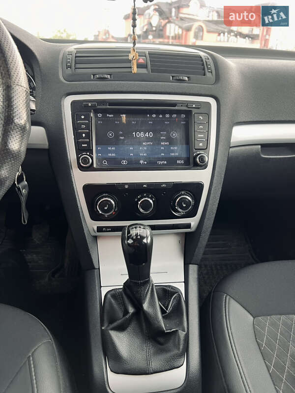 Універсал Skoda Octavia 2010 в Дрогобичі