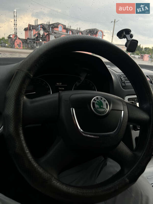 Універсал Skoda Octavia 2010 в Дрогобичі
