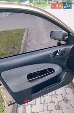 Лифтбек Skoda Octavia 2005 в 