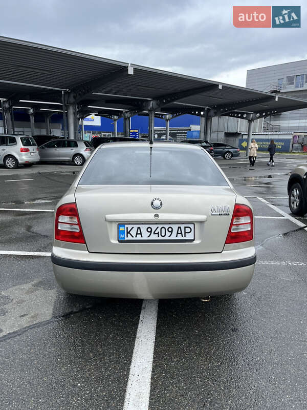 Ліфтбек Skoda Octavia 2005 в 