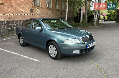 Лифтбек Skoda Octavia 2004 в 
