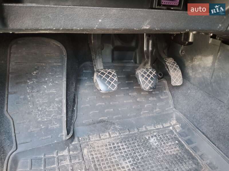 Лифтбек Skoda Octavia 2004 в Немишаево