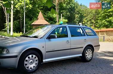 Універсал Skoda Octavia 2009 в Чернівцях