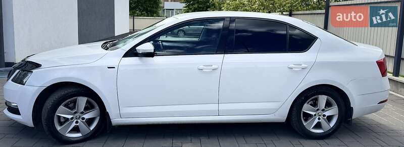 Ліфтбек Skoda Octavia 2017 в Сваляві