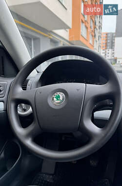 Лифтбек Skoda Octavia 2005 в 