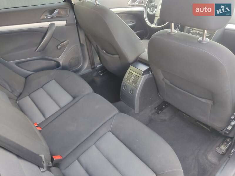 Універсал Skoda Octavia 2008 в Сарнах