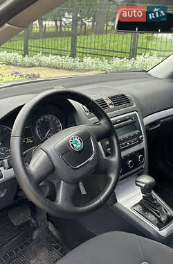 Лифтбек Skoda Octavia 2012 в 