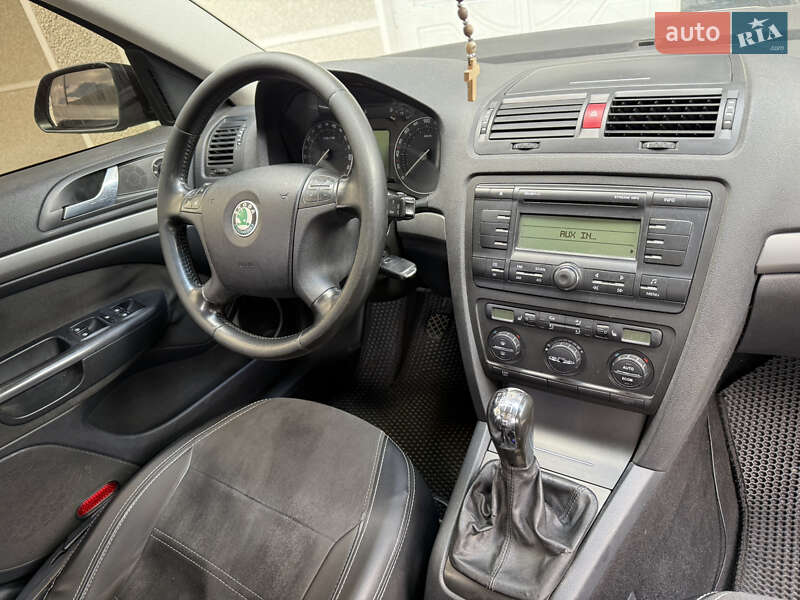 Лифтбек Skoda Octavia 2006 в Снятине