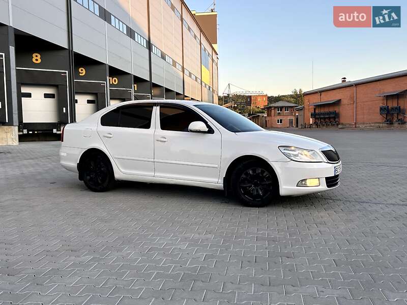 Лифтбек Skoda Octavia 2011 в Львове