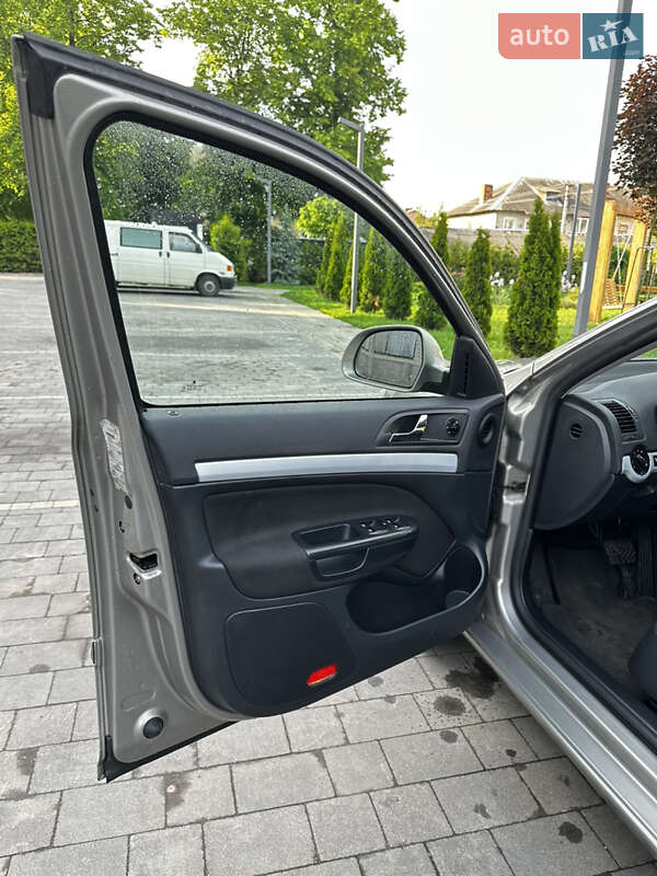 Универсал Skoda Octavia 2011 в Нововолынске