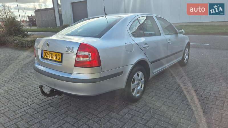 Лифтбек Skoda Octavia 2006 в Гадяче