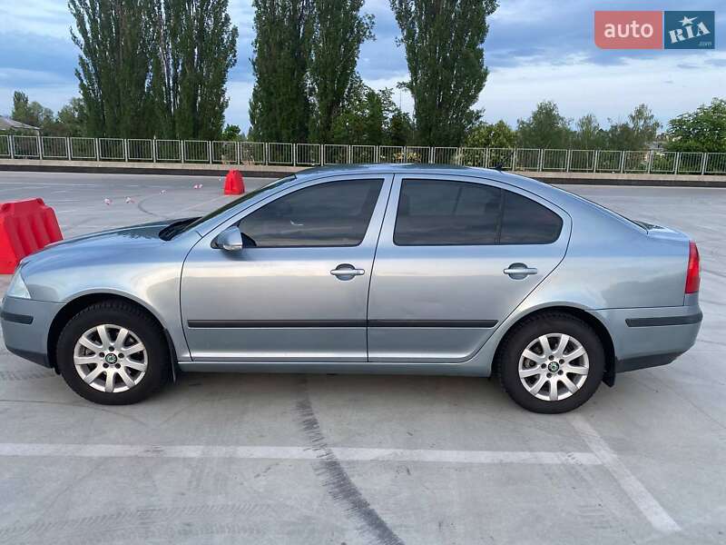 Лифтбек Skoda Octavia 2005 в 