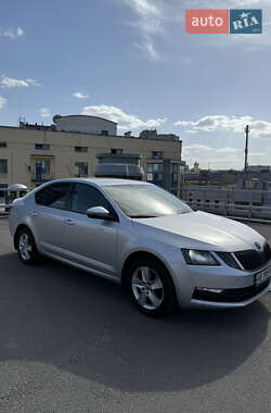 Лифтбек Skoda Octavia 2017 в Днепре