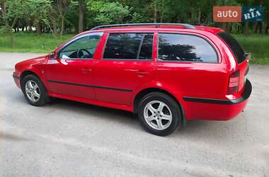 Универсал Skoda Octavia 2008 в Хороле