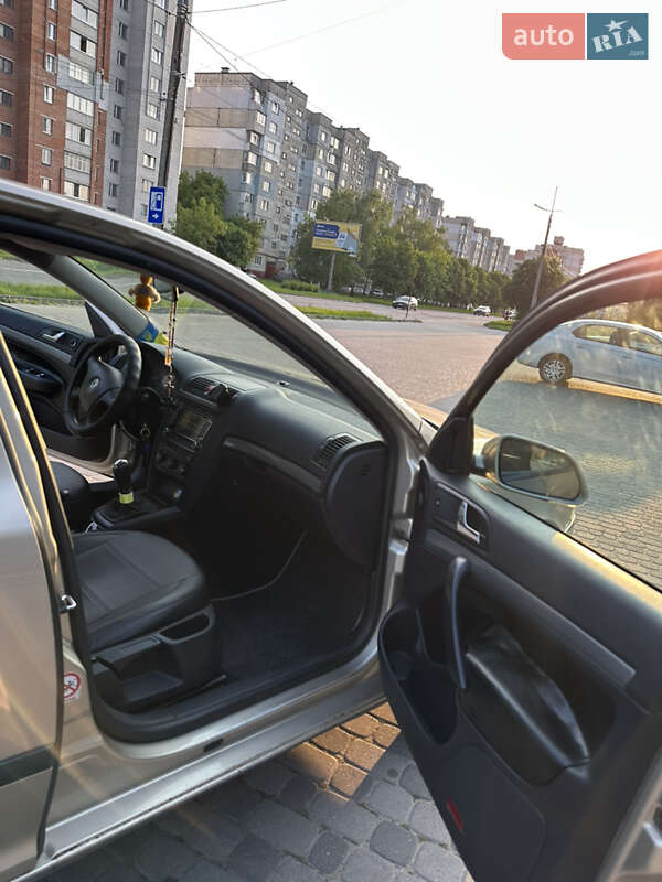 Лифтбек Skoda Octavia 2005 в Хмельницком