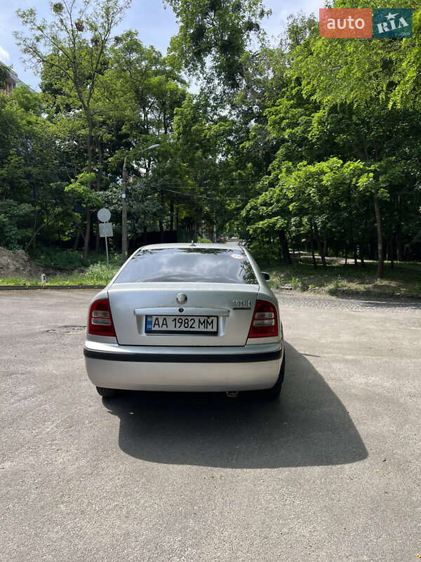 Лифтбек Skoda Octavia 2001 в Киеве