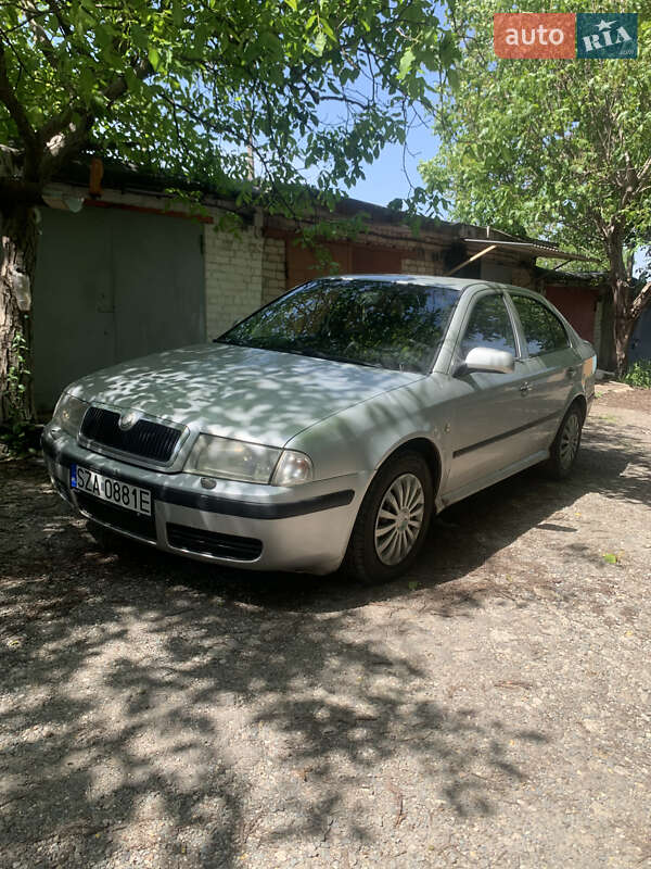 Лифтбек Skoda Octavia 2001 в 
