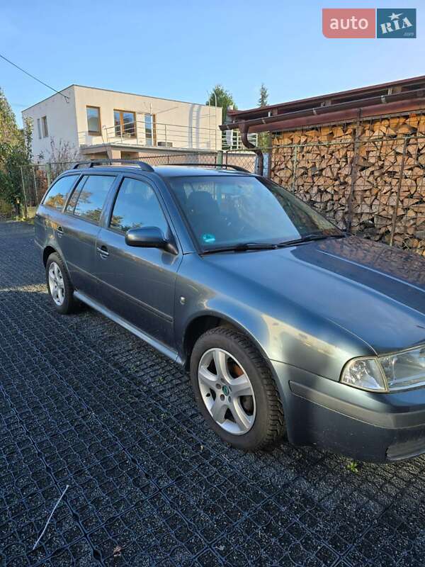 Універсал Skoda Octavia 2004 в Черкасах