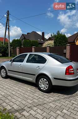 Лифтбек Skoda Octavia 2006 в 
