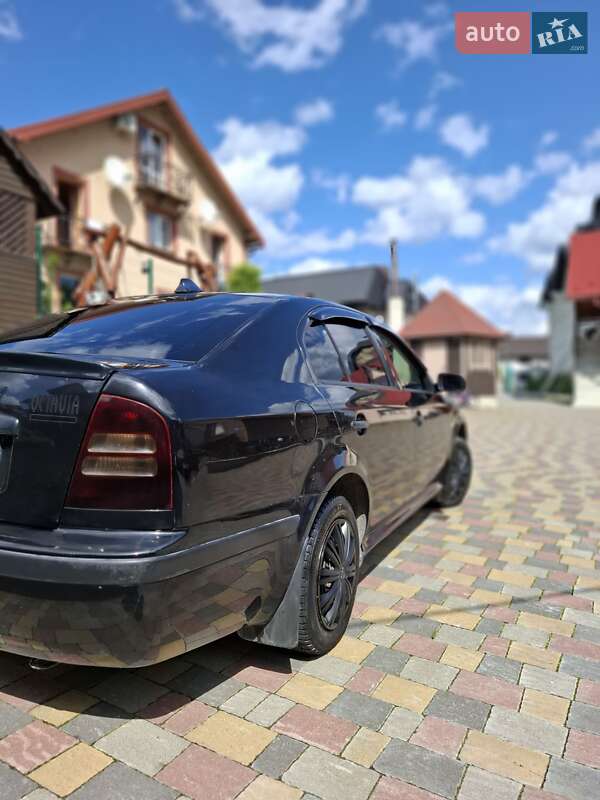 Ліфтбек Skoda Octavia 2003 в Івано-Франківську