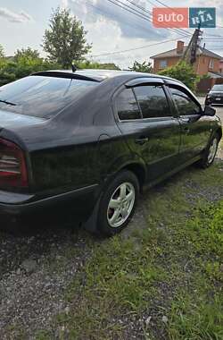 Лифтбек Skoda Octavia 2004 в 