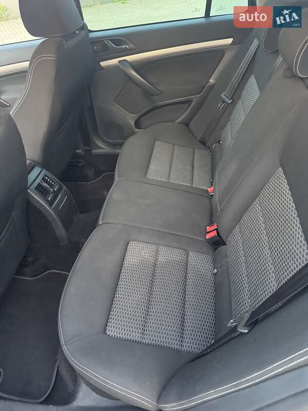 Универсал Skoda Octavia 2010 в Ровно