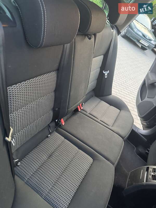 Универсал Skoda Octavia 2010 в Ровно