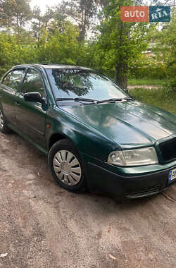 Ліфтбек Skoda Octavia 1998 в 