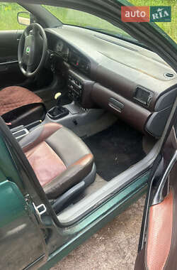 Ліфтбек Skoda Octavia 1998 в 