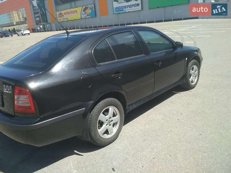 Лифтбек Skoda Octavia 2004 в Полтаве