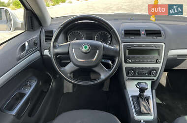 Універсал Skoda Octavia 2012 в 