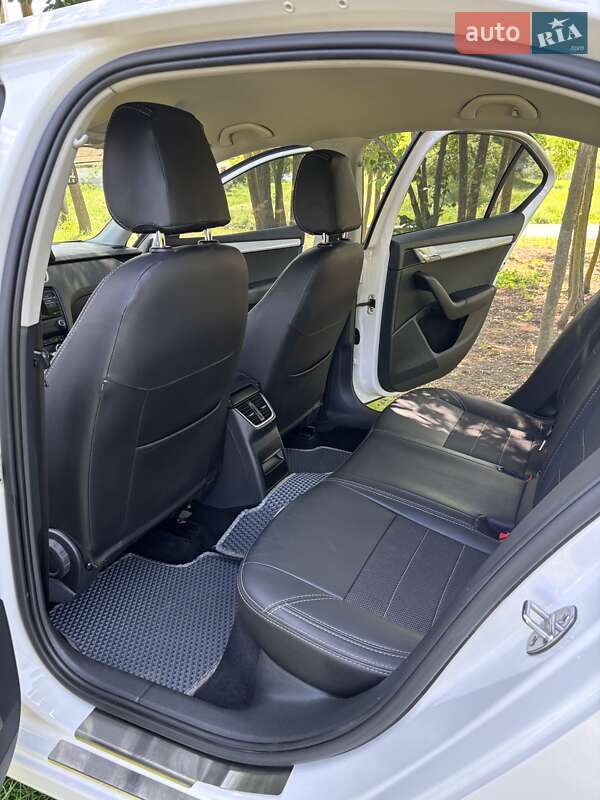 Лифтбек Skoda Octavia 2016 в Умани