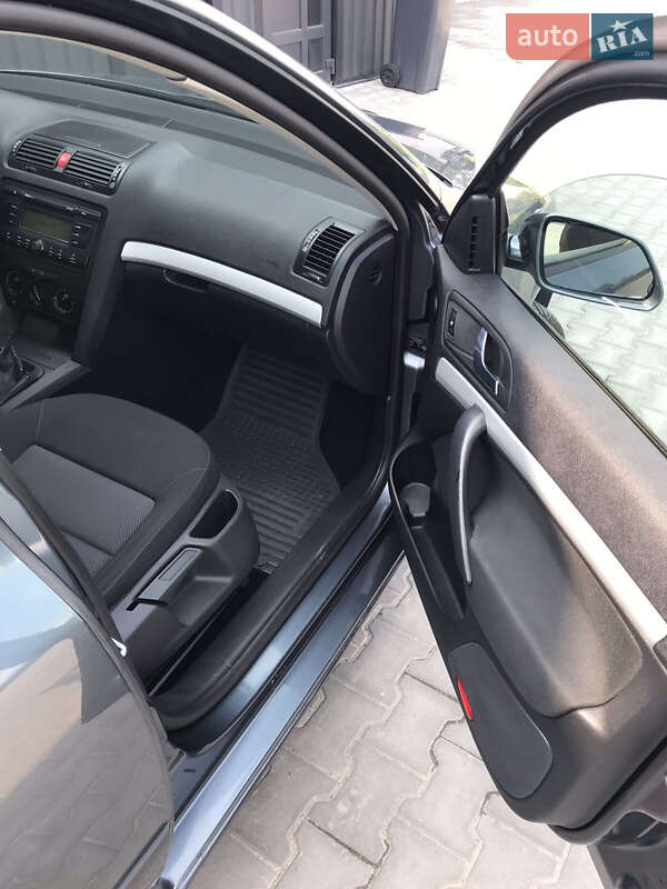Лифтбек Skoda Octavia 2006 в Луцке