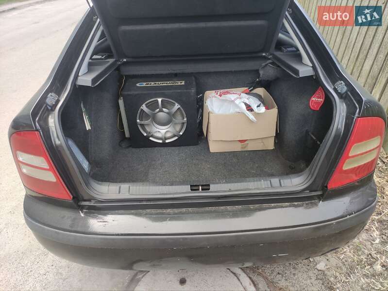 Ліфтбек Skoda Octavia 2003 в Житомирі