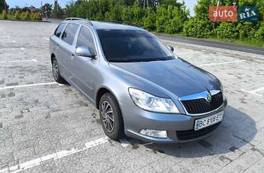 Универсал Skoda Octavia 2012 в Мостиске