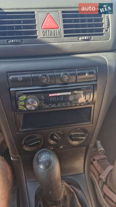 Лифтбек Skoda Octavia 2003 в Ахтырке
